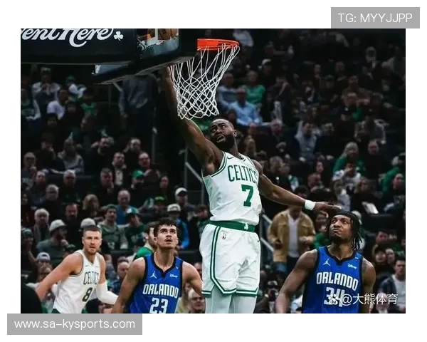 凯尔特人的塔图姆在关键时刻连续得分，球队逆境中生存下来！，塔图姆22+8迎里程碑 凯尔特人6人得分